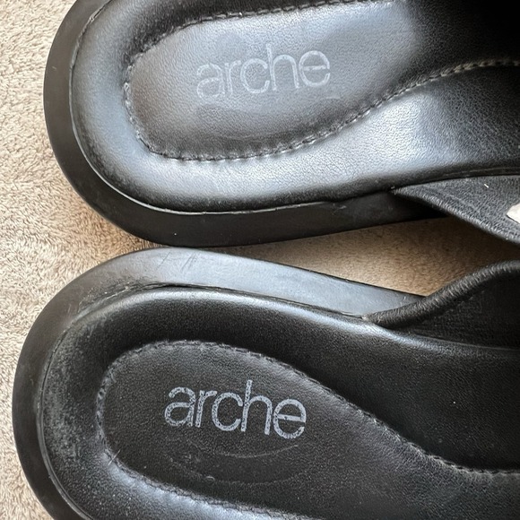 Arche 5.5 EU 36 runs big Black Suede Silver Flower Flat Sandal Toe Ring Casual